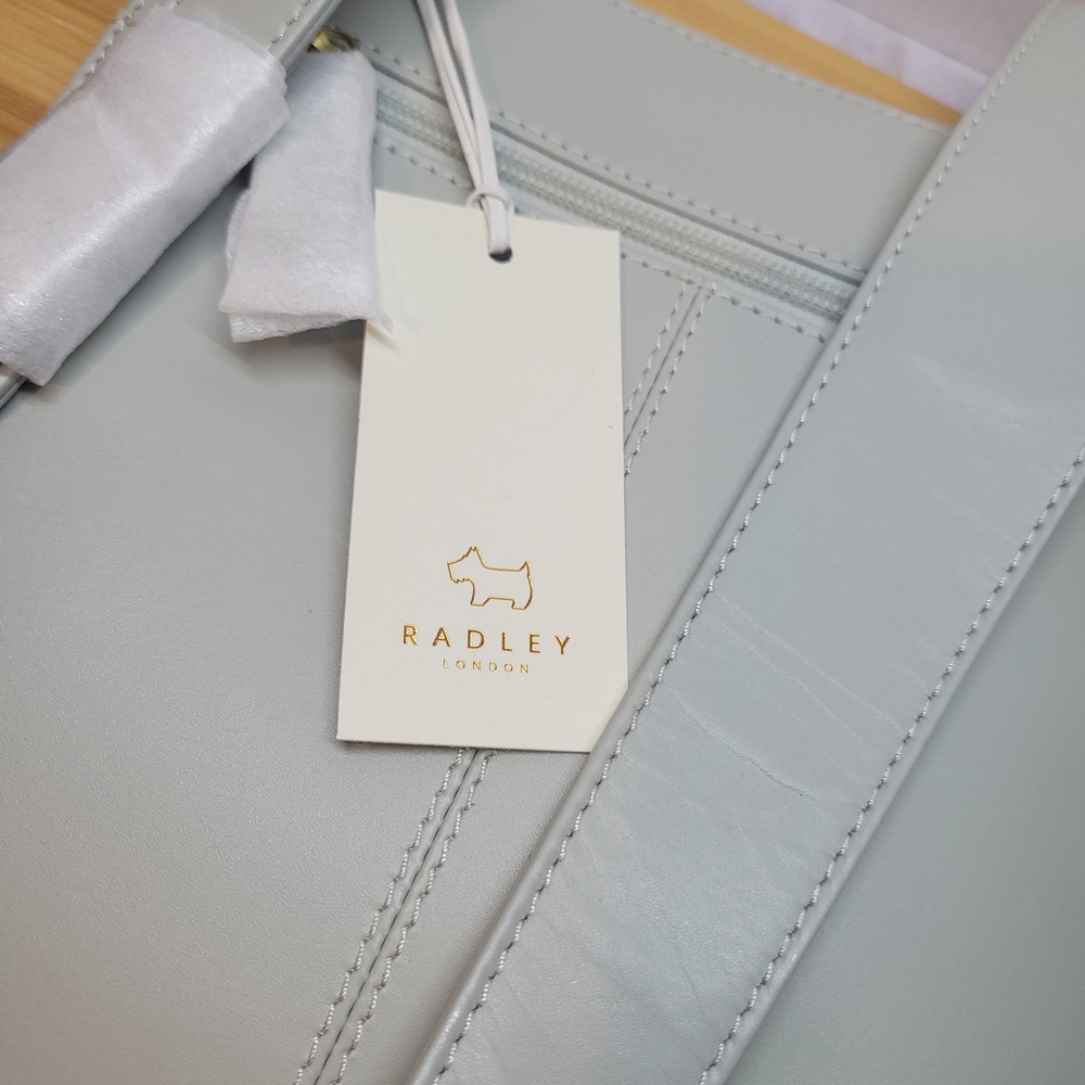 RADLEY LONDON Light Gray Smooth Leather Crossbody Bag - Picture 3 of 9